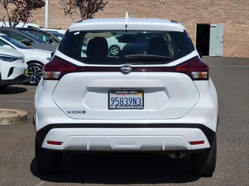 2022 Nissan Kicks S