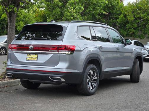 Silver Mist 2026 Volkswagen Atlas 2.0T SE