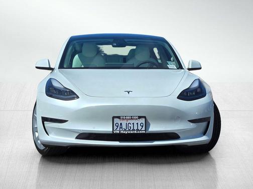 Pearl White Multi-Coat 2021 Tesla Model 3 Standard Range Plus