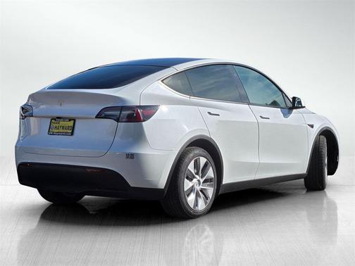 2023 Tesla Model Y RWD