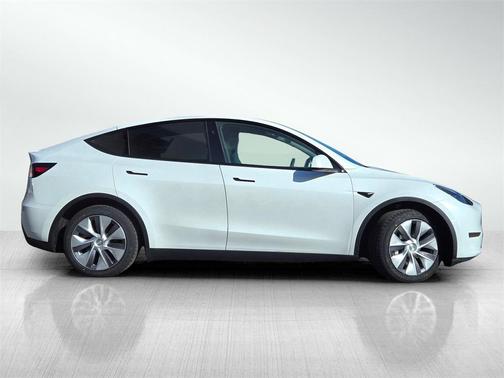 2023 Tesla Model Y RWD
