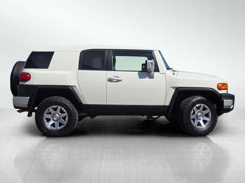 Iceberg 2014 Toyota FJ Cruiser Base
