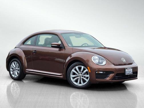 Dark Bronze Metallic 2017 Volkswagen Beetle 1.8T