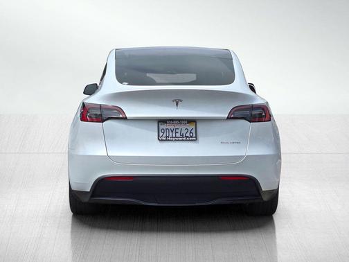 Pearl White Multi-Coat 2023 Tesla Model Y Long Range Dual Motor All-Wheel Drive