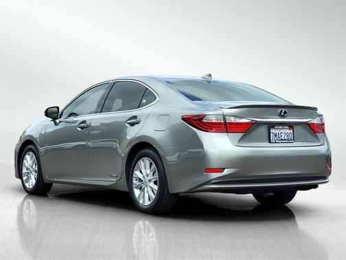 2015 Lexus ES 300h Base
