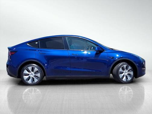 2022 Tesla Model Y Long Range Dual Motor All-Wheel Drive