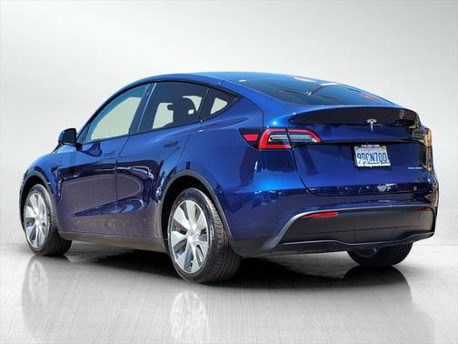 2022 Tesla Model Y Long Range Dual Motor All-Wheel Drive