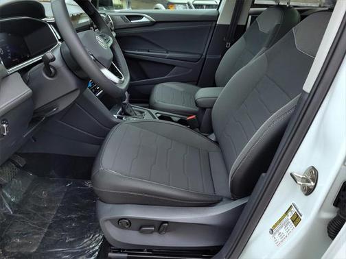 2025 Volkswagen Taos 1.5T SE Black