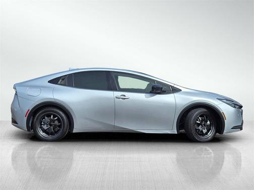2024 Toyota Prius Prime SE