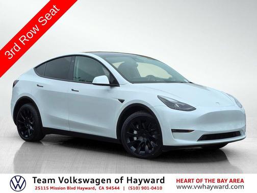 Pearl White Multi-Coat 2023 Tesla Model Y Long Range Dual Motor All-Wheel Drive