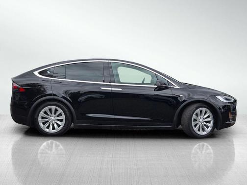 Obsidian Black Metallic 2018 Tesla Model X 100D