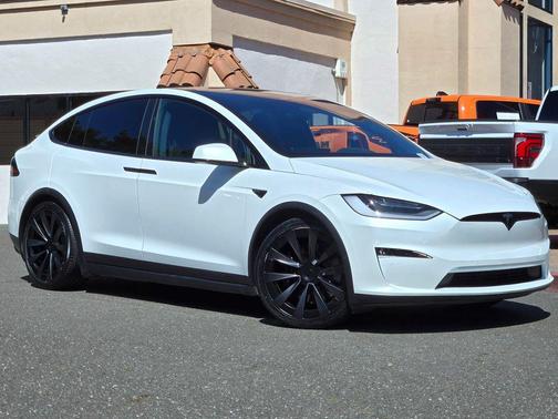 Pearl White Multi-Coat 2023 Tesla Model X Base