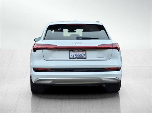 2021 Audi e-tron Premium Plus