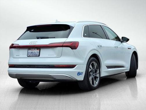 2021 Audi e-tron Premium Plus