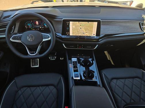 2026 Volkswagen Atlas 2.0T SEL Premium R-Line 4MOTION