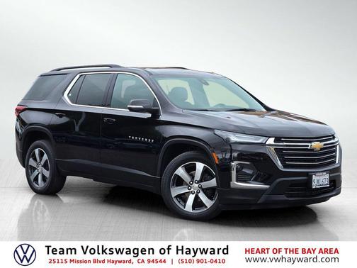 Mosaic Black Metallic 2023 Chevrolet Traverse LT Leather
