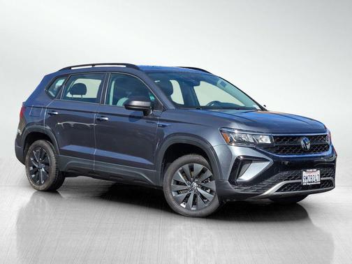 Platinum Gray Metallic 2024 Volkswagen Taos 1.5T S