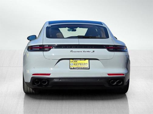 2018 Porsche Panamera Turbo