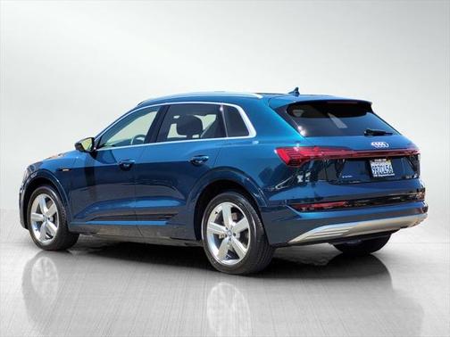 2019 Audi e-tron Premium Plus