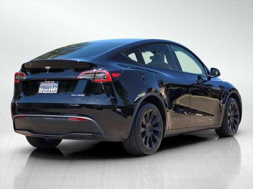 2022 Tesla Model Y Long Range Dual Motor All-Wheel Drive