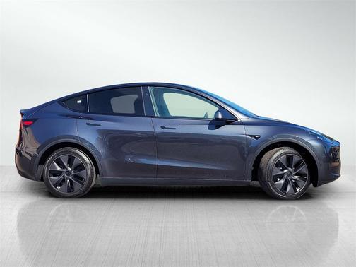 2025 Tesla Model Y Long Range Dual Motor Rear-Wheel Drive