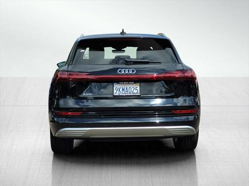 2019 Audi e-tron Premium Plus