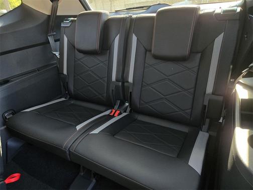 2026 Volkswagen Atlas Peak Edition