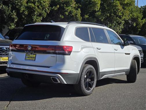 2026 Volkswagen Atlas Peak Edition