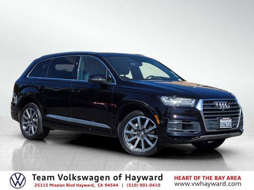 Orca Black Metallic 2017 Audi Q7 3.0T Premium