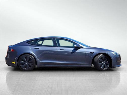 2022 Tesla Model S Base
