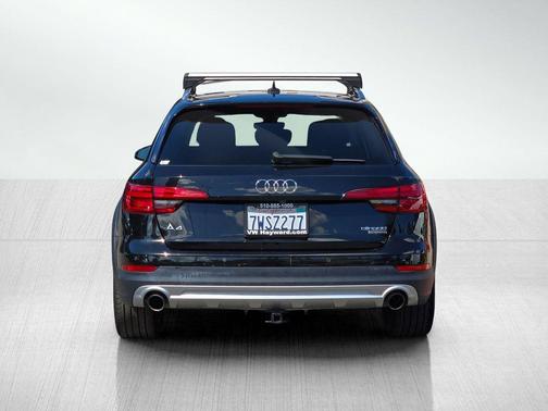 Mythos Black Metallic 2017 Audi A4 allroad 2.0T Premium