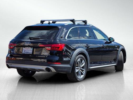 Mythos Black Metallic 2017 Audi A4 allroad 2.0T Premium