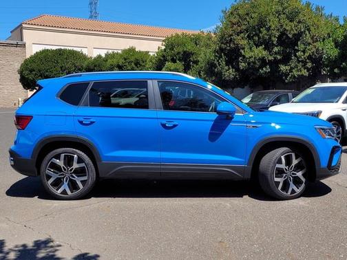 2022 Volkswagen Taos 1.5T SEL