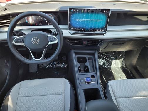 2025 Volkswagen Tiguan 2.0T SE 4MOTION