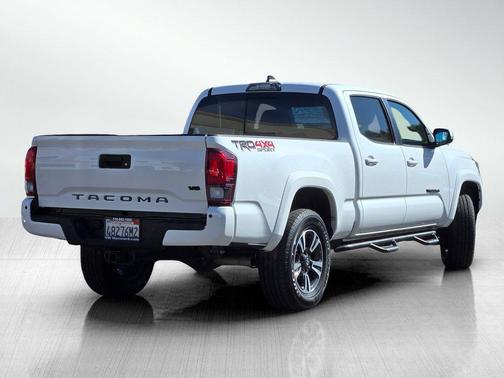 Super White 2018 Toyota Tacoma TRD Sport