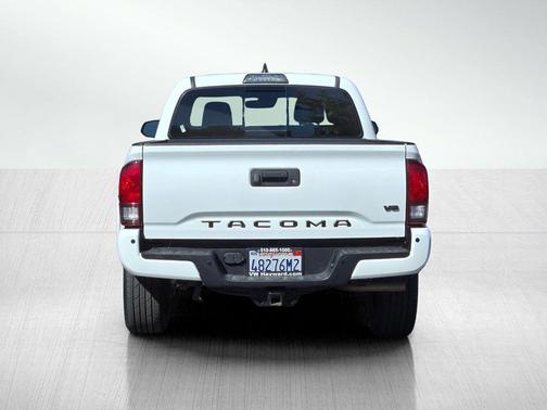 Super White 2018 Toyota Tacoma TRD Sport