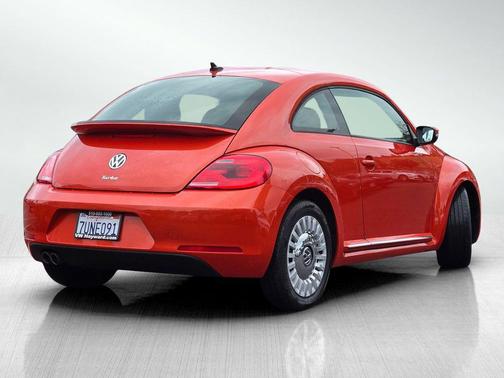 Habanero Orange Metallic /Black Roof 2016 Volkswagen Beetle 1.8T SE