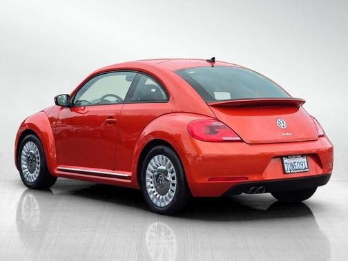 Habanero Orange Metallic /Black Roof 2016 Volkswagen Beetle 1.8T SE