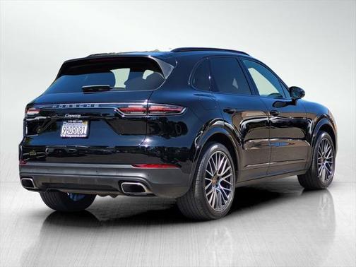 2022 Porsche Cayenne Base