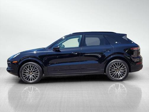 2022 Porsche Cayenne Base