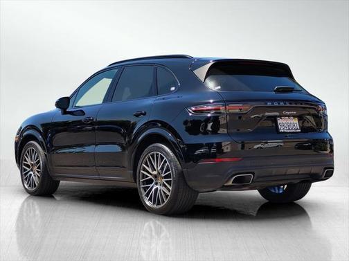 2022 Porsche Cayenne Base