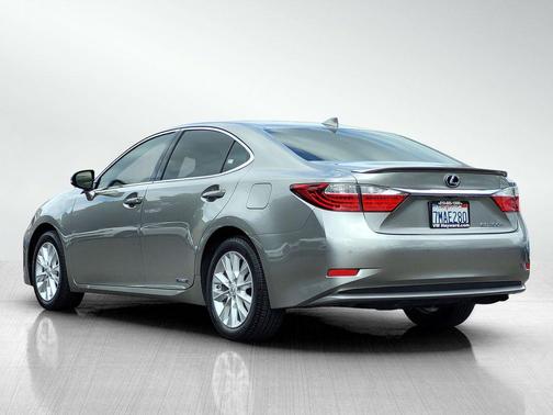 Atomic Silver 2015 Lexus ES 300h Base
