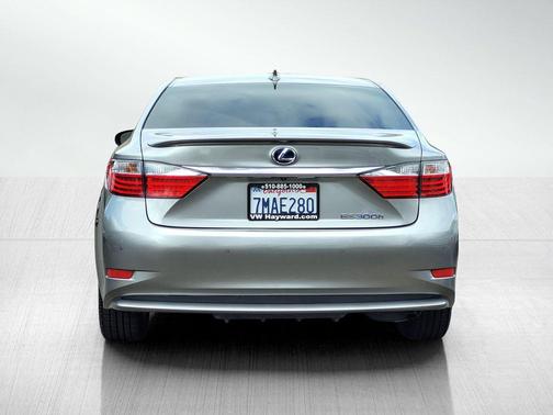 Atomic Silver 2015 Lexus ES 300h Base