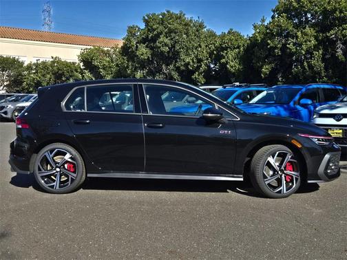 2026 Volkswagen Golf GTI 2.0T SE DSG
