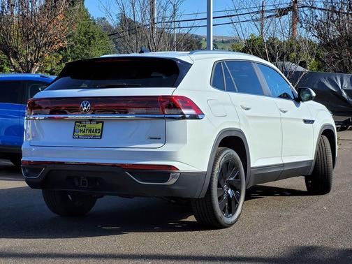 2024 Volkswagen Atlas Cross Sport 2.0T SE w/Technology 4MOTION
