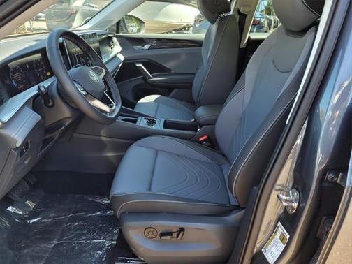 2025 Volkswagen Tiguan 2.0T SE 4MOTION