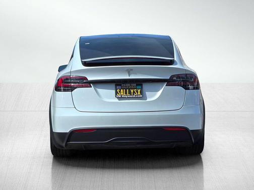 Pearl White Multi-Coat 2023 Tesla Model X Base