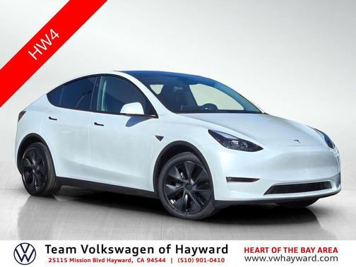 Pearl White Multi-Coat 2025 Tesla Model Y Long Range Dual Motor All-Wheel Drive