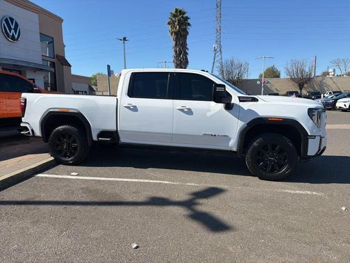 2024 GMC Sierra 2500 AT4