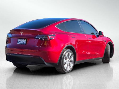 2024 Tesla Model Y Long Range Dual Motor All-Wheel Drive